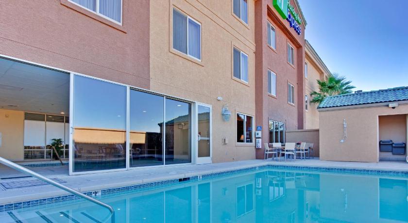 Holiday Inn Express Las Vegas-Nellis By Ihg Eksteriør bilde