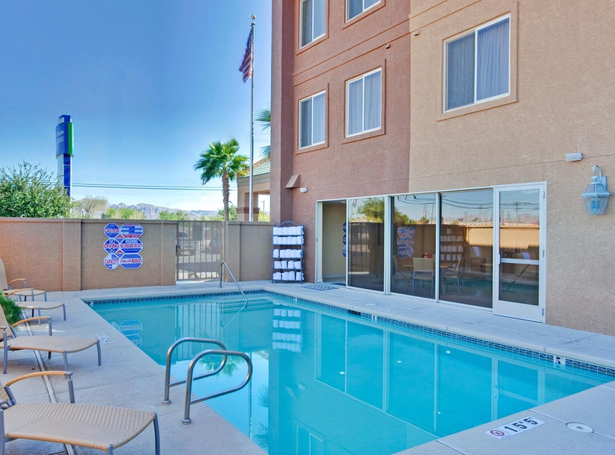 Holiday Inn Express Las Vegas-Nellis By Ihg Eksteriør bilde